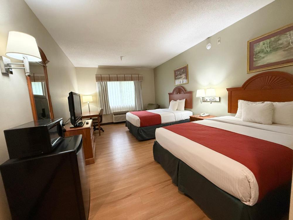 Queen Room interior